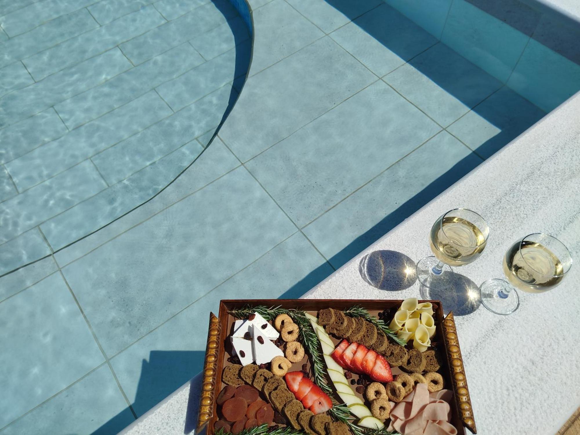 Alexena Apartments อาเยียกาลินี ภายนอก รูปภาพ
