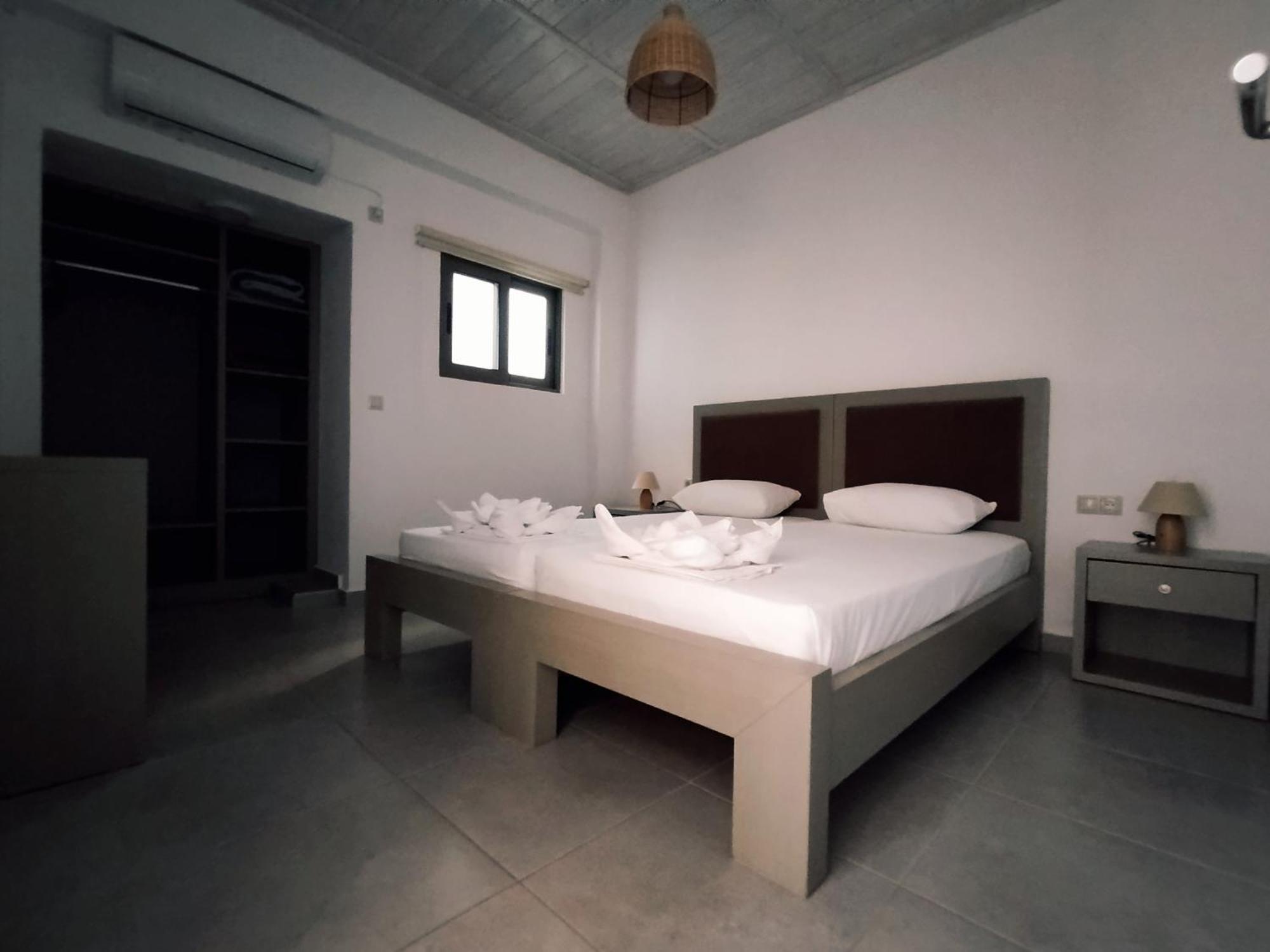 Alexena Apartments อาเยียกาลินี ภายนอก รูปภาพ
