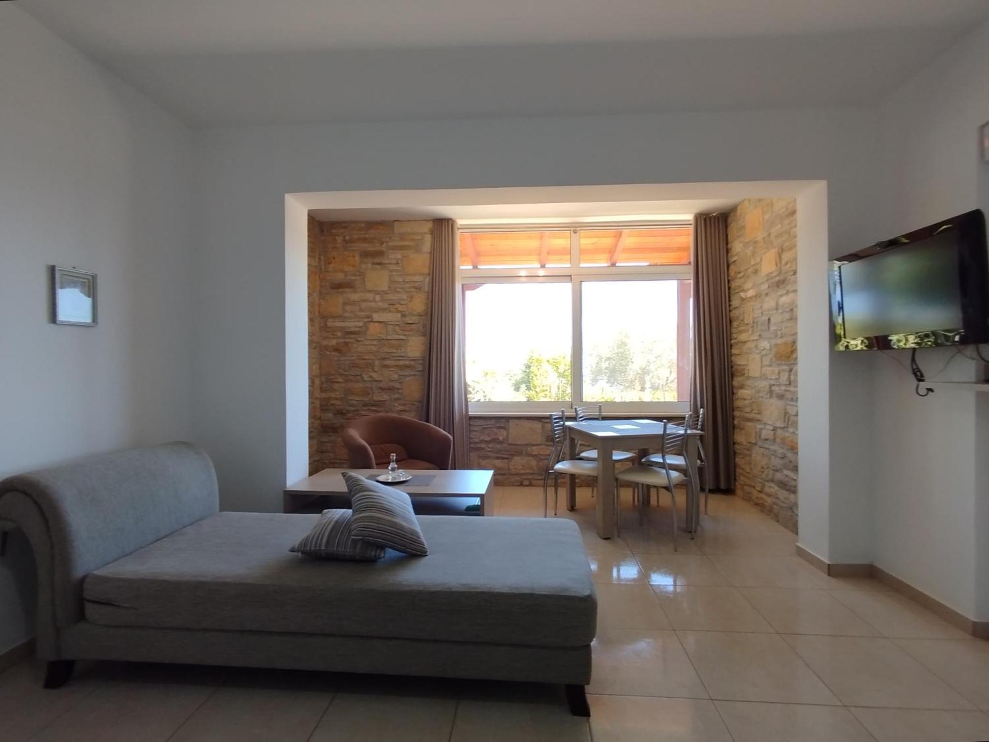 Alexena Apartments อาเยียกาลินี ภายนอก รูปภาพ