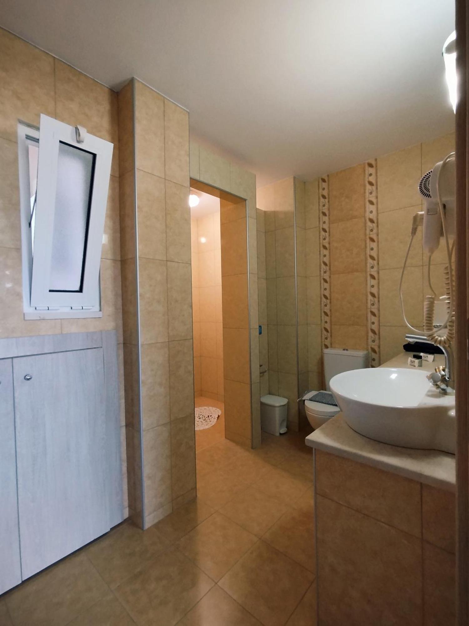 Alexena Apartments อาเยียกาลินี ภายนอก รูปภาพ