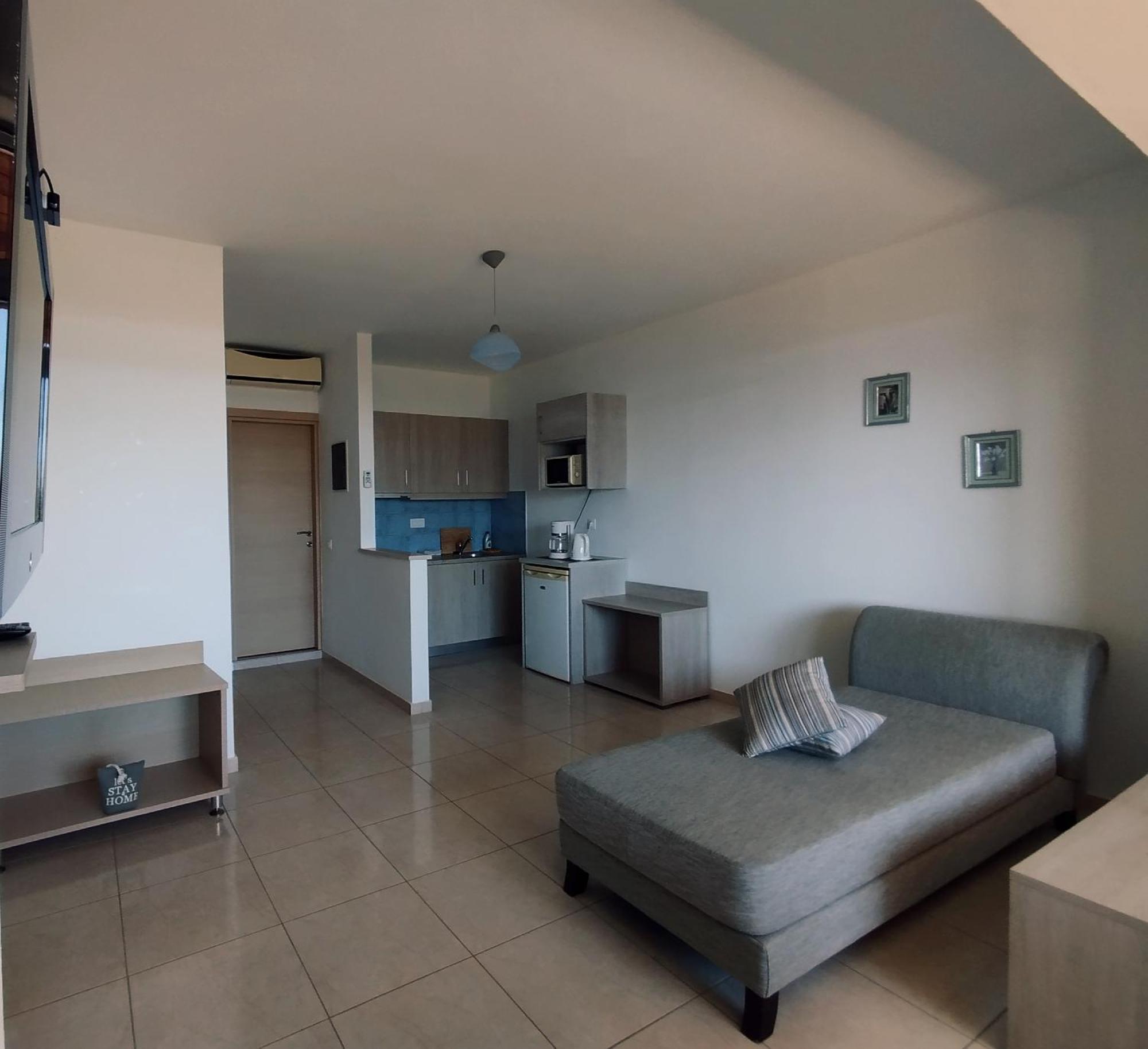 Alexena Apartments อาเยียกาลินี ภายนอก รูปภาพ